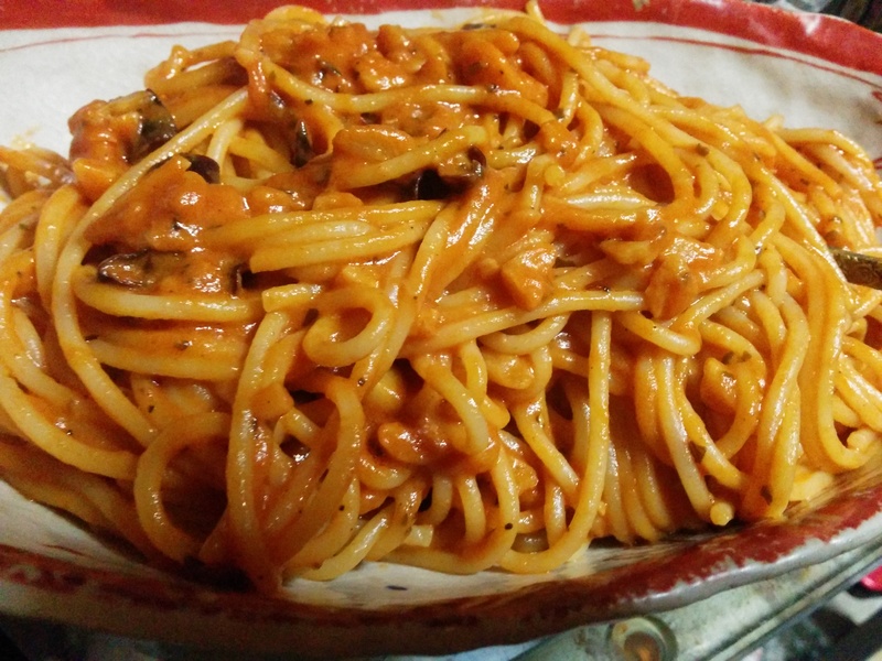 tomatogarlicspaghetti.jpg tomatogarlicspaghetti.jpg
